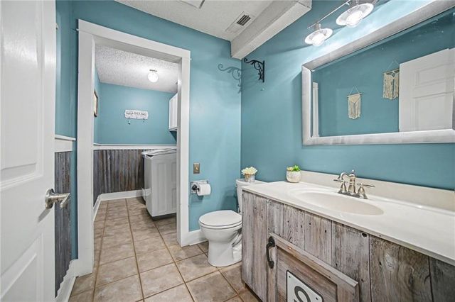 8501 N McDonald Avenue, Kansas City, MO 64153