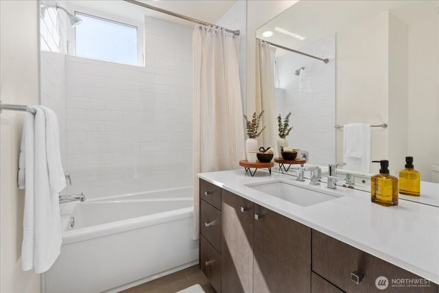 721 24th Avenue S, Seattle, WA 98144