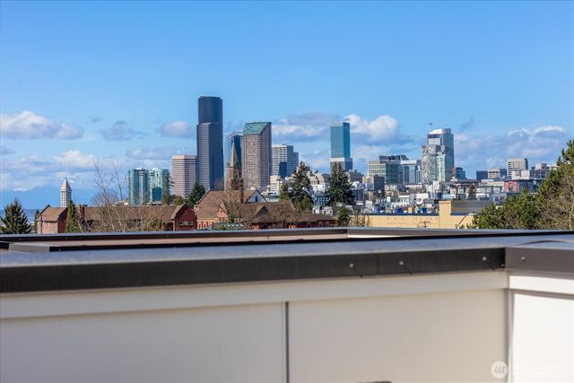 721 24th Avenue S, Seattle, WA 98144