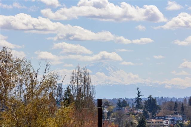 721 24th Avenue S, Seattle, WA 98144