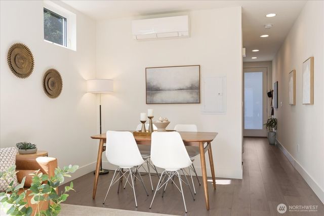 721 24th Avenue S, Seattle, WA 98144