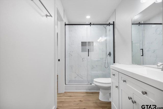 601 Ravenwood Drive, Athens, TX 75751