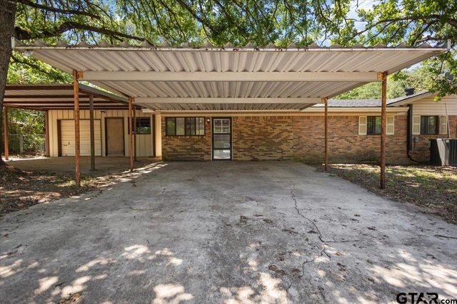 601 Ravenwood Drive, Athens, TX 75751