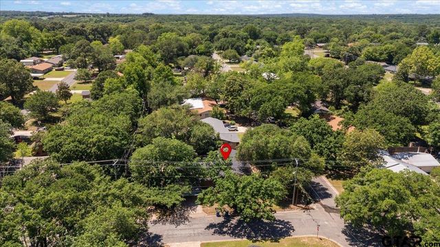 601 Ravenwood Drive, Athens, TX 75751