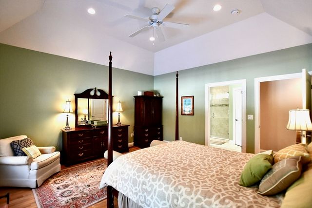 25 Carriage Ln 25, Duxbury, MA 02332