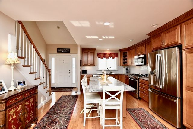 25 Carriage Ln 25, Duxbury, MA 02332