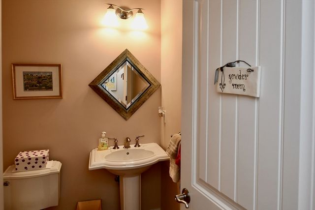 25 Carriage Ln 25, Duxbury, MA 02332