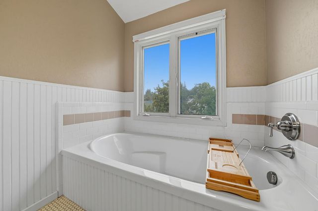 135 Amelia St, Sutter Creek, CA 95685