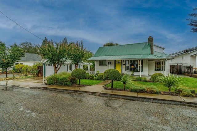 135 Amelia St, Sutter Creek, CA 95685