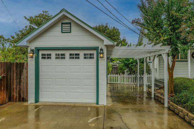 135 Amelia St, Sutter Creek, CA 95685