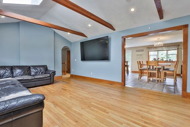 6 Phaneuf St, Middleton, MA 01949