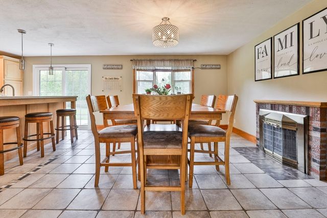 6 Phaneuf St, Middleton, MA 01949