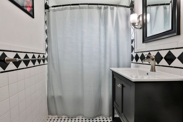 6 Phaneuf St, Middleton, MA 01949