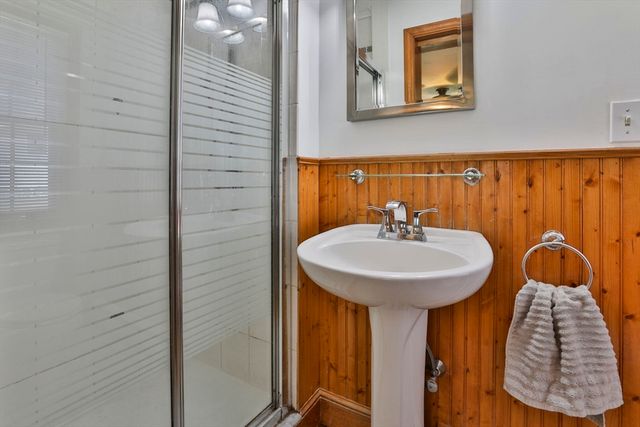 6 Phaneuf St, Middleton, MA 01949