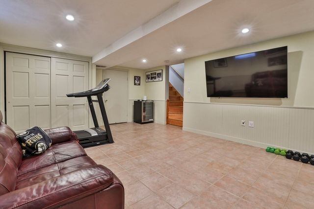 6 Phaneuf St, Middleton, MA 01949