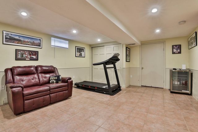 6 Phaneuf St, Middleton, MA 01949