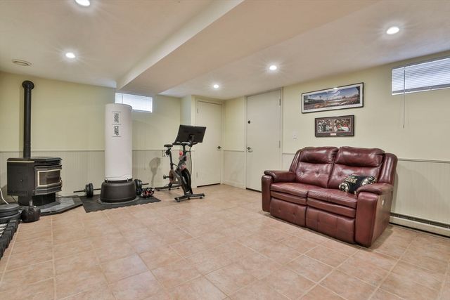 6 Phaneuf St, Middleton, MA 01949