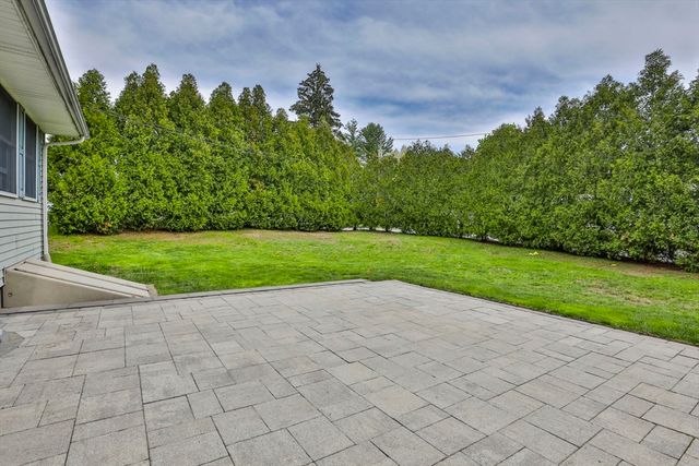 6 Phaneuf St, Middleton, MA 01949
