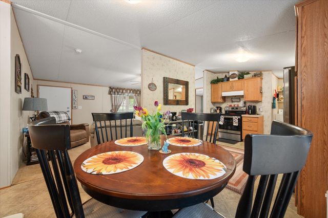 178 Kingswood Drive, Streetman, TX 75859