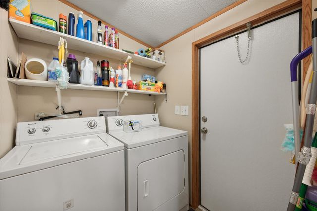 178 Kingswood Drive, Streetman, TX 75859