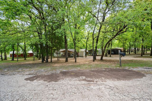178 Kingswood Drive, Streetman, TX 75859