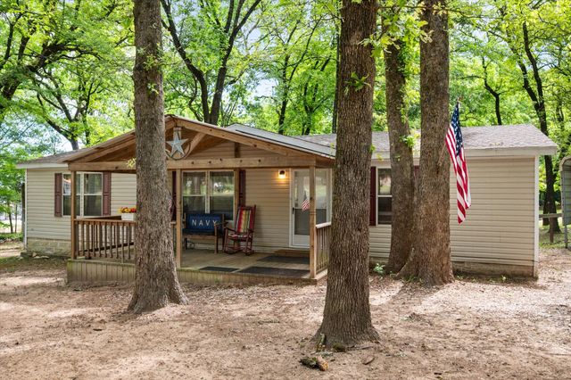 178 Kingswood Drive, Streetman, TX 75859