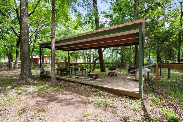 178 Kingswood Drive, Streetman, TX 75859