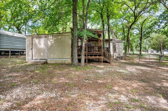 178 Kingswood Drive, Streetman, TX 75859
