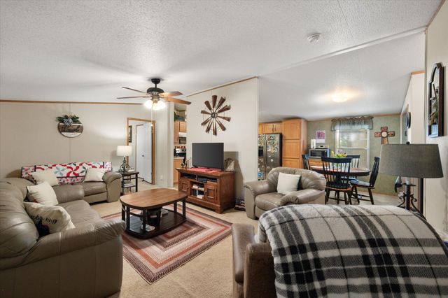 178 Kingswood Drive, Streetman, TX 75859