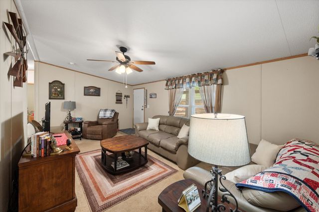 178 Kingswood Drive, Streetman, TX 75859