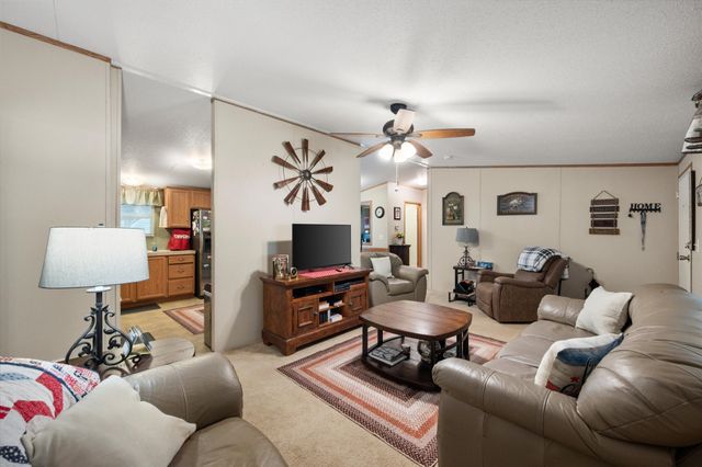 178 Kingswood Drive, Streetman, TX 75859