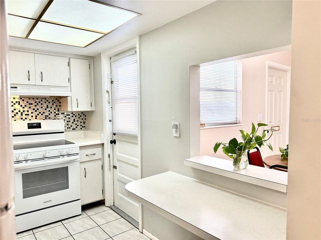6105 CORAL WAY, Bradenton, FL 34207