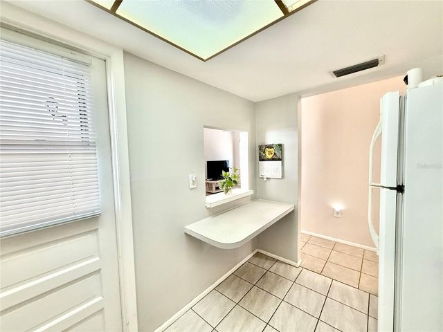 6105 CORAL WAY, Bradenton, FL 34207