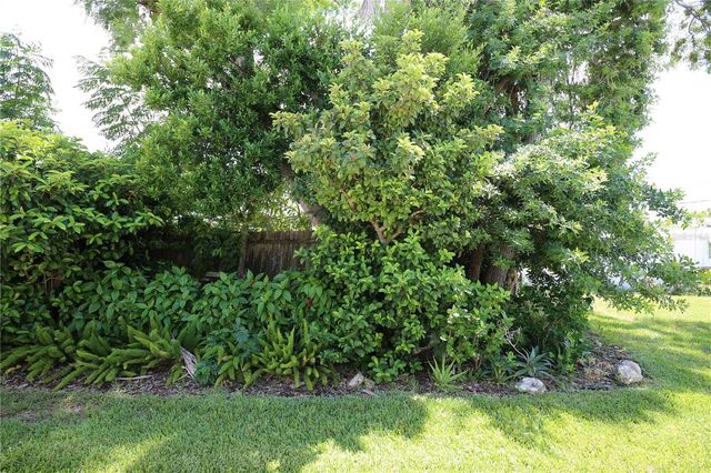 6105 CORAL WAY, Bradenton, FL 34207