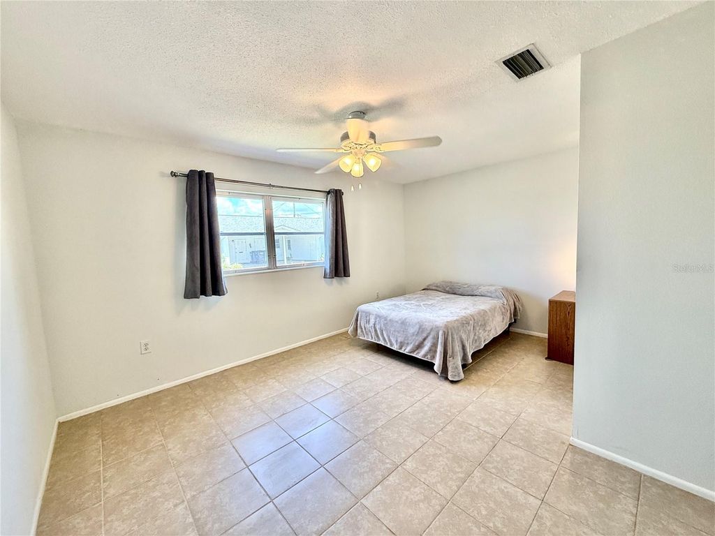 Image 16 of property listing at 6105 CORAL WAY, Bradenton, FL 34207
