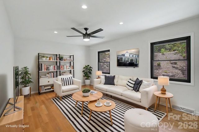 5 Kent Place, Asheville, NC 28804