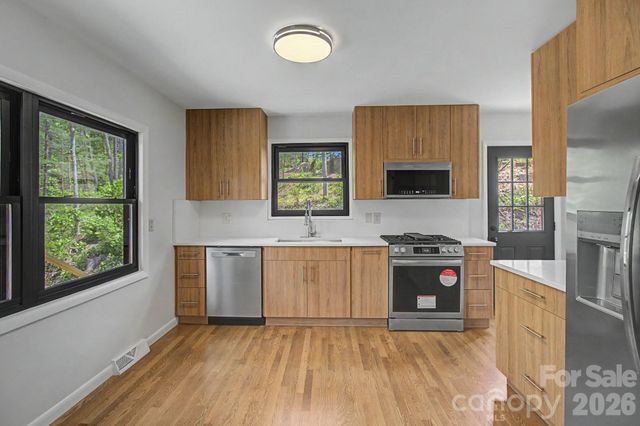 5 Kent Place, Asheville, NC 28804