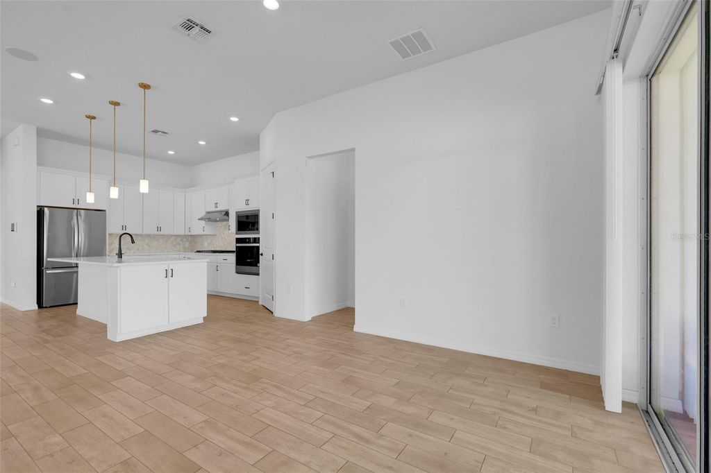 Image 19 of property listing at 10393 PARK ESTATES AVENUE, Orlando, FL 32836