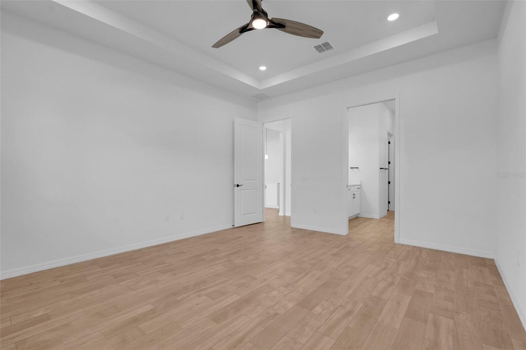 Image 21 of property listing at 10393 PARK ESTATES AVENUE, Orlando, FL 32836