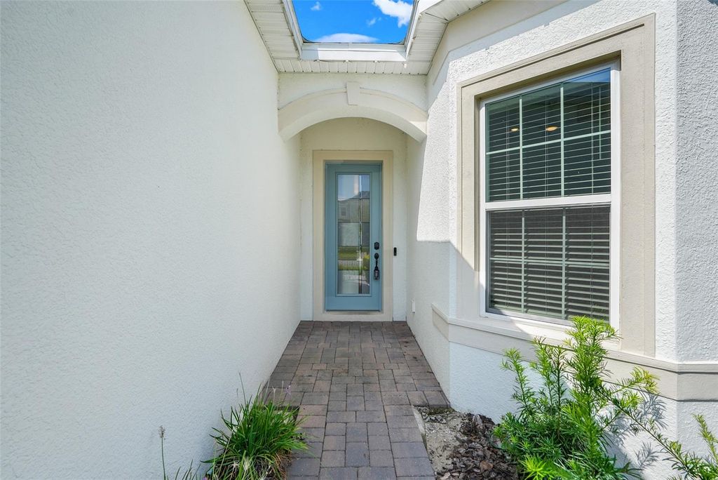 Image 4 of property listing at 10393 PARK ESTATES AVENUE, Orlando, FL 32836
