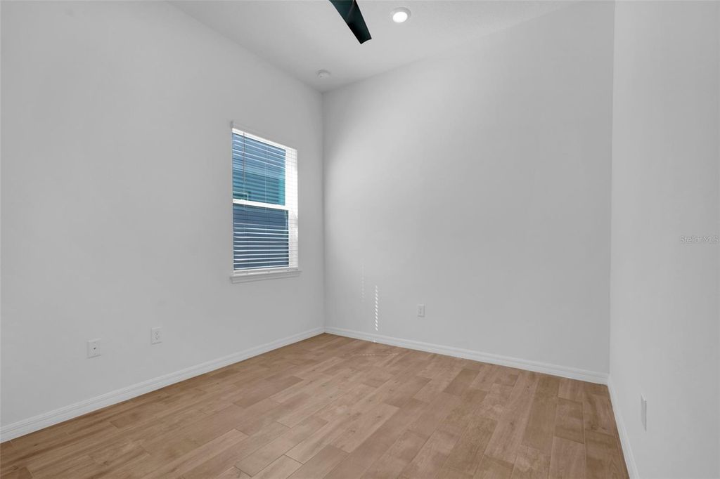 Image 33 of property listing at 10393 PARK ESTATES AVENUE, Orlando, FL 32836