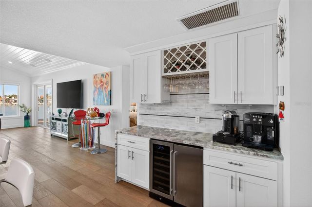 1232 79TH STREET S, St Petersburg, FL 33707