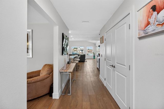 1232 79TH STREET S, St Petersburg, FL 33707