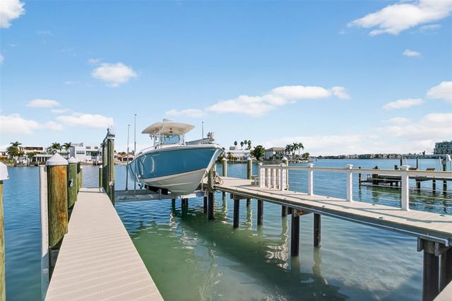 1232 79TH STREET S, St Petersburg, FL 33707