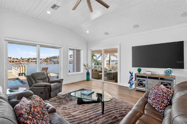 1232 79TH STREET S, St Petersburg, FL 33707