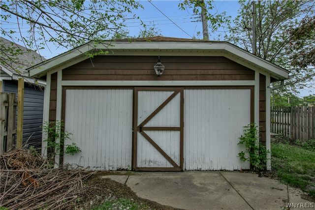 21 Palmer Avenue, Tonawanda, NY 14217