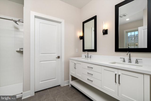 2906 JUSTIN DR, West Windsor, NJ 08550