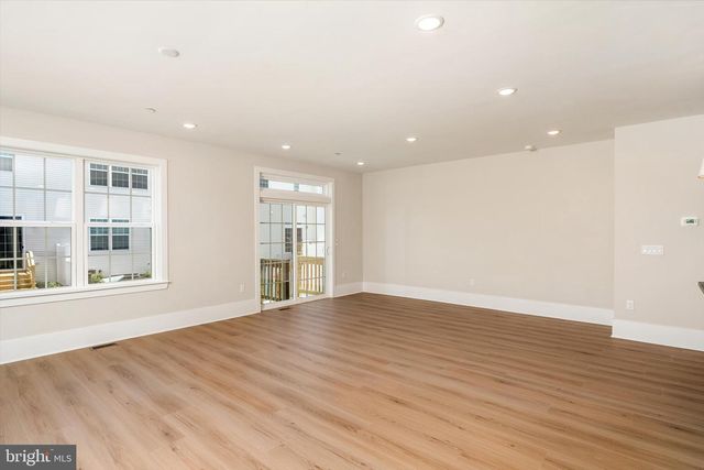 2906 JUSTIN DR, West Windsor, NJ 08550
