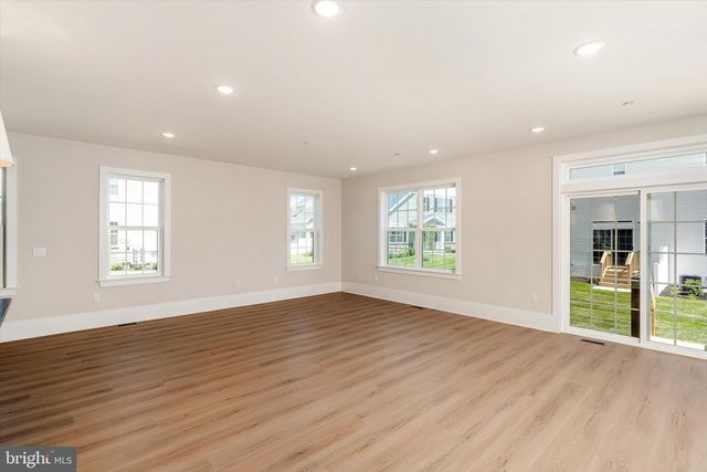 2906 JUSTIN DR, West Windsor, NJ 08550