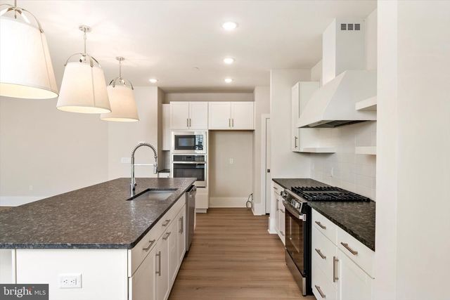 2906 JUSTIN DR, West Windsor, NJ 08550